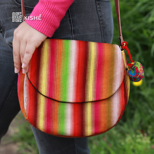 Crossbody bag in typical colors