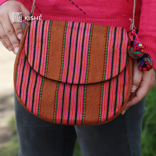 Crossbody bag in typical colors