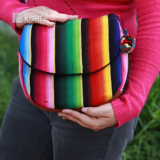 Crossbody bag in typical colors